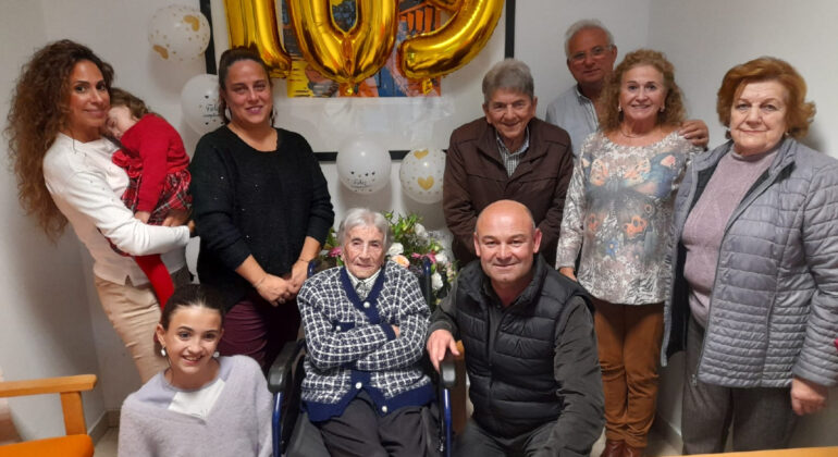 Recibiu a felicitación de toda a súa familia e do alcalde de Covelo