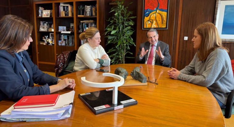 Caballero y la alcaldesa pedánea de Bembrive apuestan por la nueva autovía A-52 y prometen estar junto a los afectados