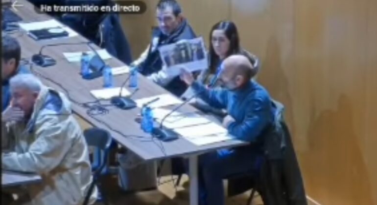 Graves acusacións de corrupción ao goberno de Redondela