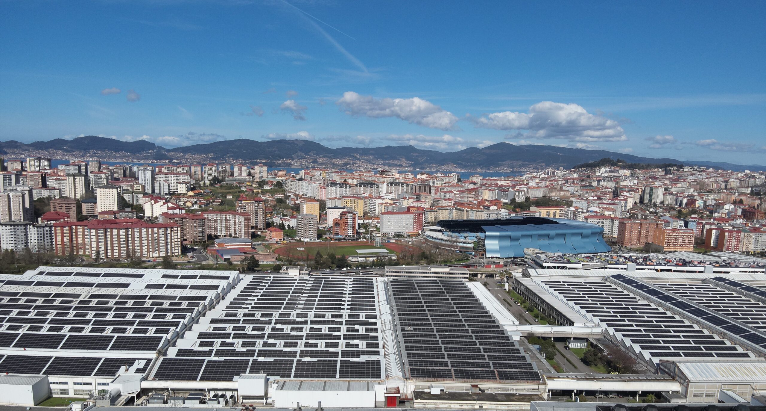 Stellantis Vigo pone en marcha la mayor planta solar fotovoltaica sobre cubierta de España