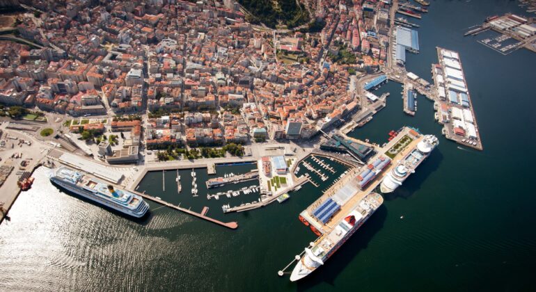El Puerto de Vigo bate marcas en tráfico de contenedores, vehículos y cruceros