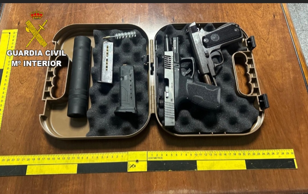 Detenido acusado de tráfico de drogas y tenencia ilícita de armas