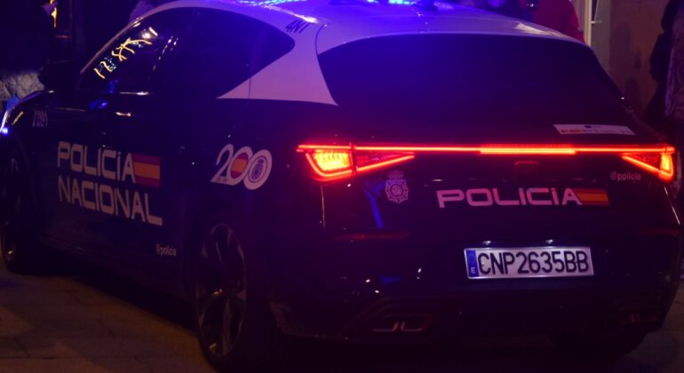 Detenido cuando ofrecía cocaína en el exterior de una discoteca de Areal