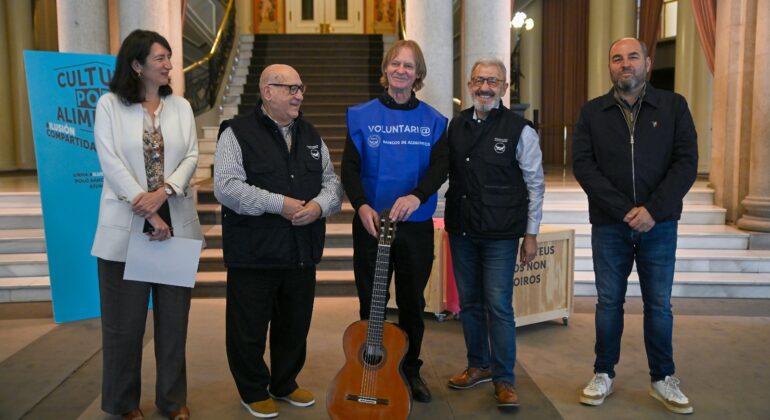 El guitarrista David Russell ofrecerá en Vigo un concierto en beneficio del Banco de Alimentos