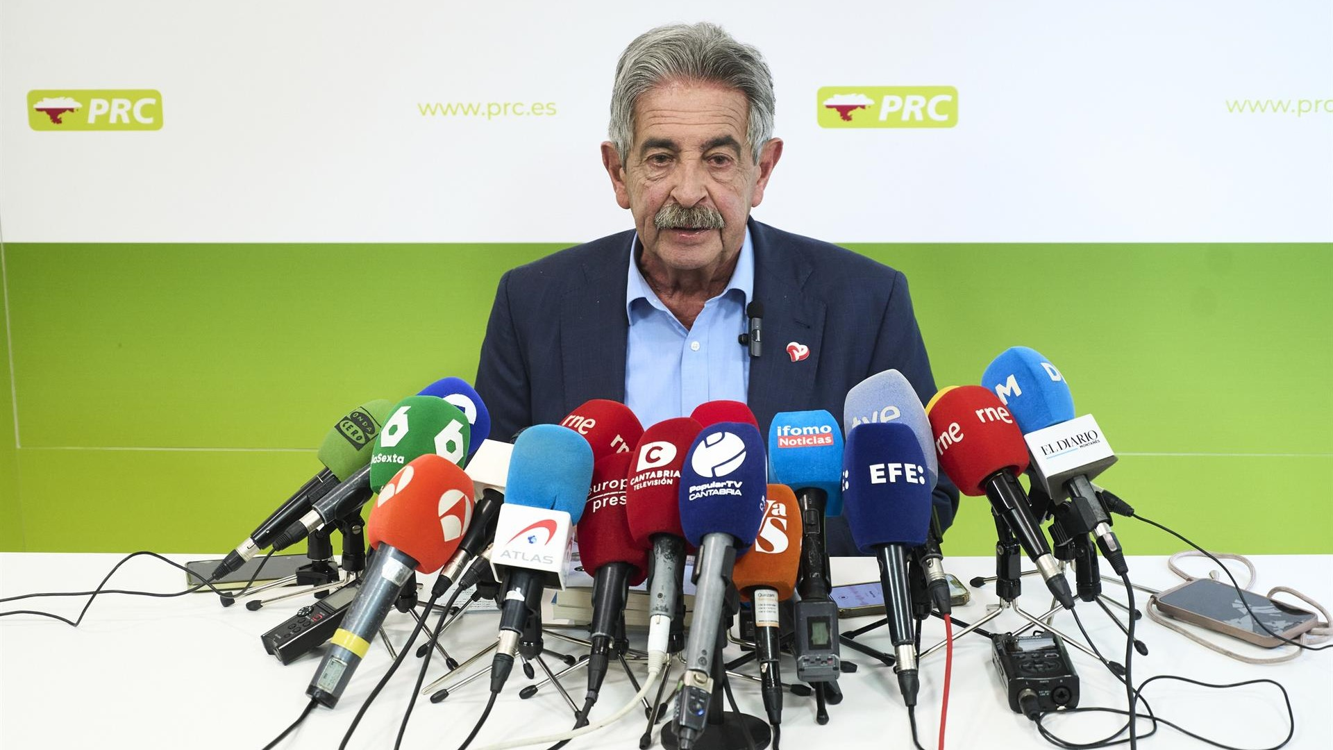 Revilla califica de "mezquino" que Juan Carlos I lo demande a él y no a Corinna o Bárbara Rey