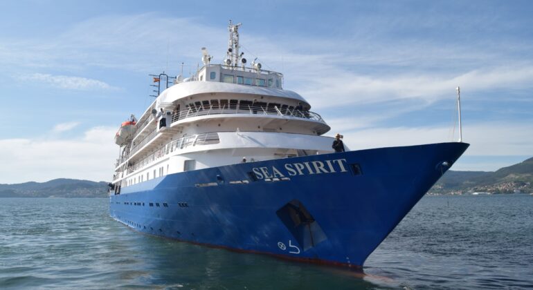 El 'Sea Spirit', rumbo al ártico tras su puesta a punto en Vigo