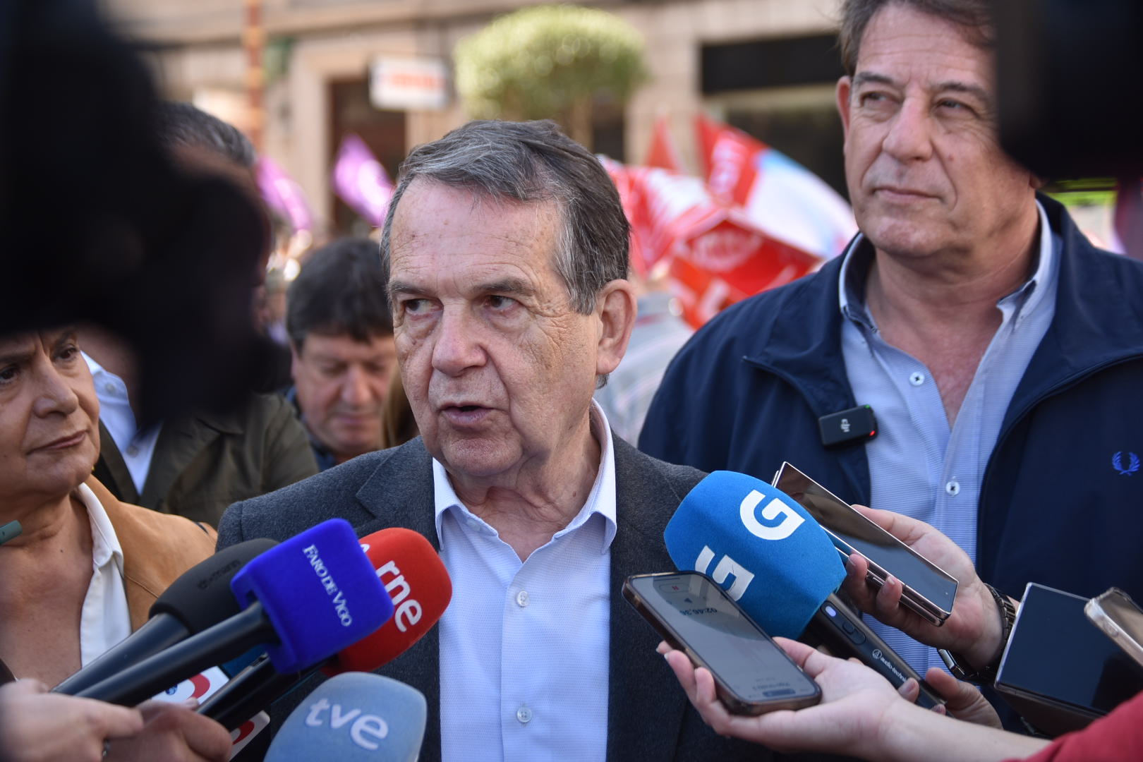 Caballero niega que la Diputación financie la piscina de Teis, "que costea el Ayuntamiento"