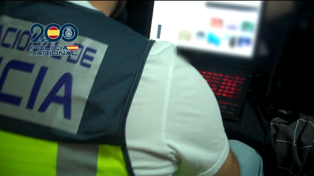 La Policía Nacional detiene a 35 personas por almacenar e intercambiar pornografía infantil