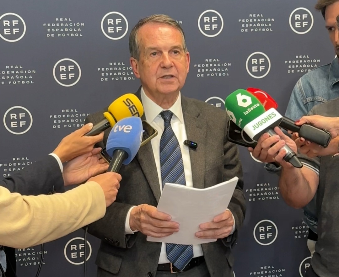 El alcalde dispuesto a colaborar con la Federación para que Vigo sea sede del Mundial 2030