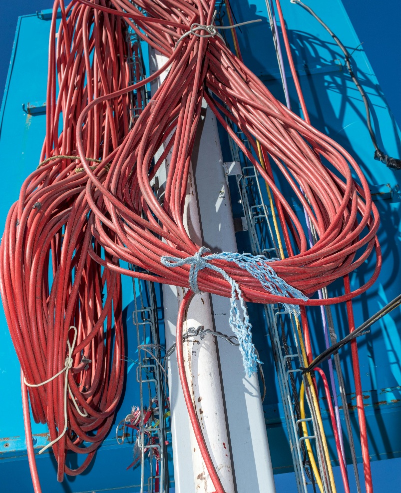 La Policía Nacional detiene a dos individuos por robar cable del fluido eléctrico