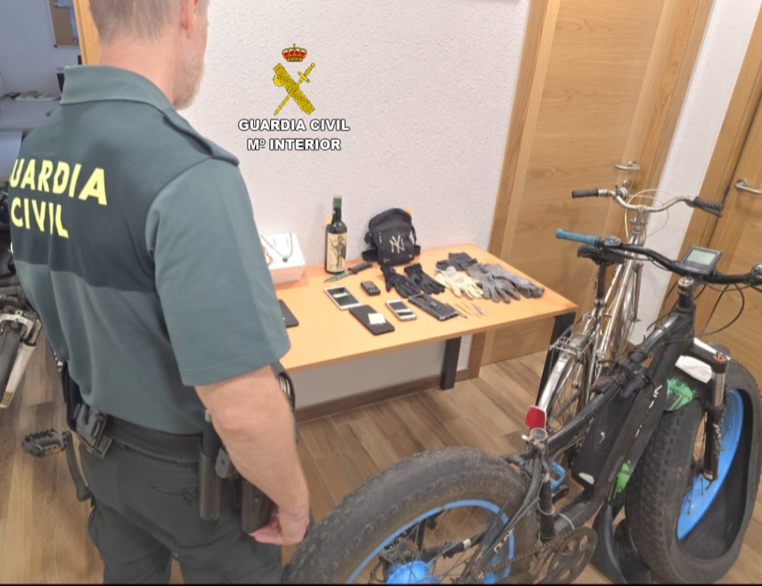 Detenido como presunto autor de 11 robos con fuerza y 3 hurtos