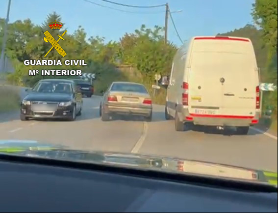 Interceptan un vehículo robado, cuyo conductor llevó a cabo una fuga temeraria