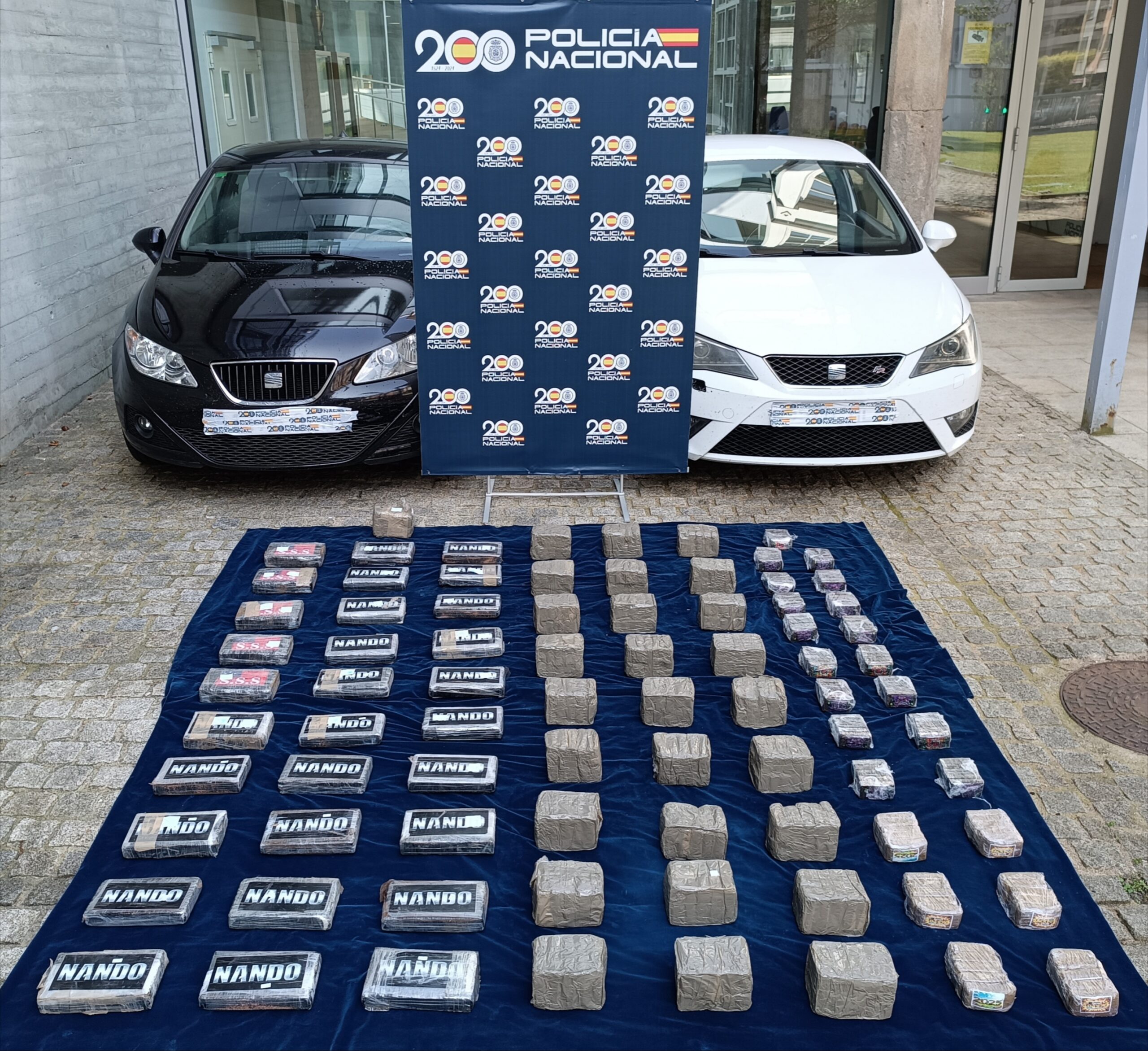 Agentes de la Comisaría de Vigo se incautan de 33 kilos de cocaína y 41 de hachís y detiene a dos personas