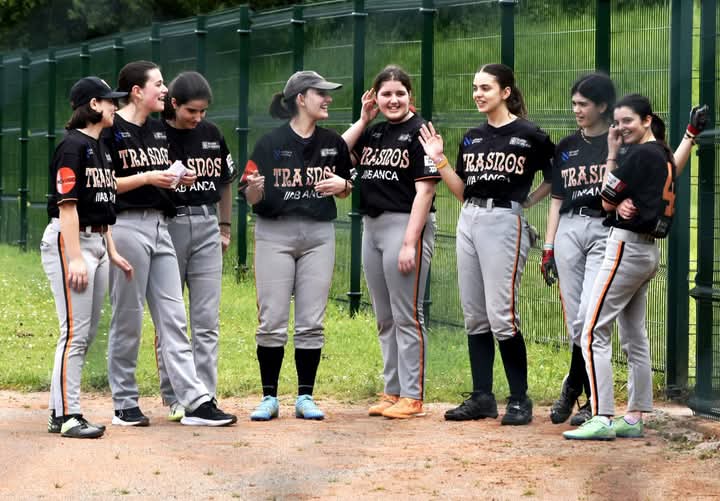 El equipo femenino del Trasnos debuta en la Liga Nacional de División de Honor