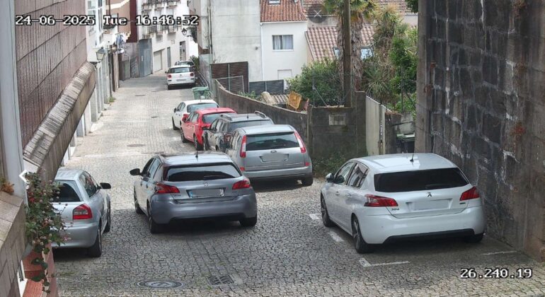 As rúas do casco histórico de Redondela soportan máis de 2.500 vehículos ao día