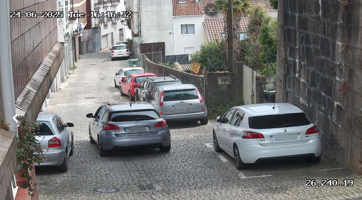 As rúas do casco histórico de Redondela soportan máis de 2.500 vehículos ao día
