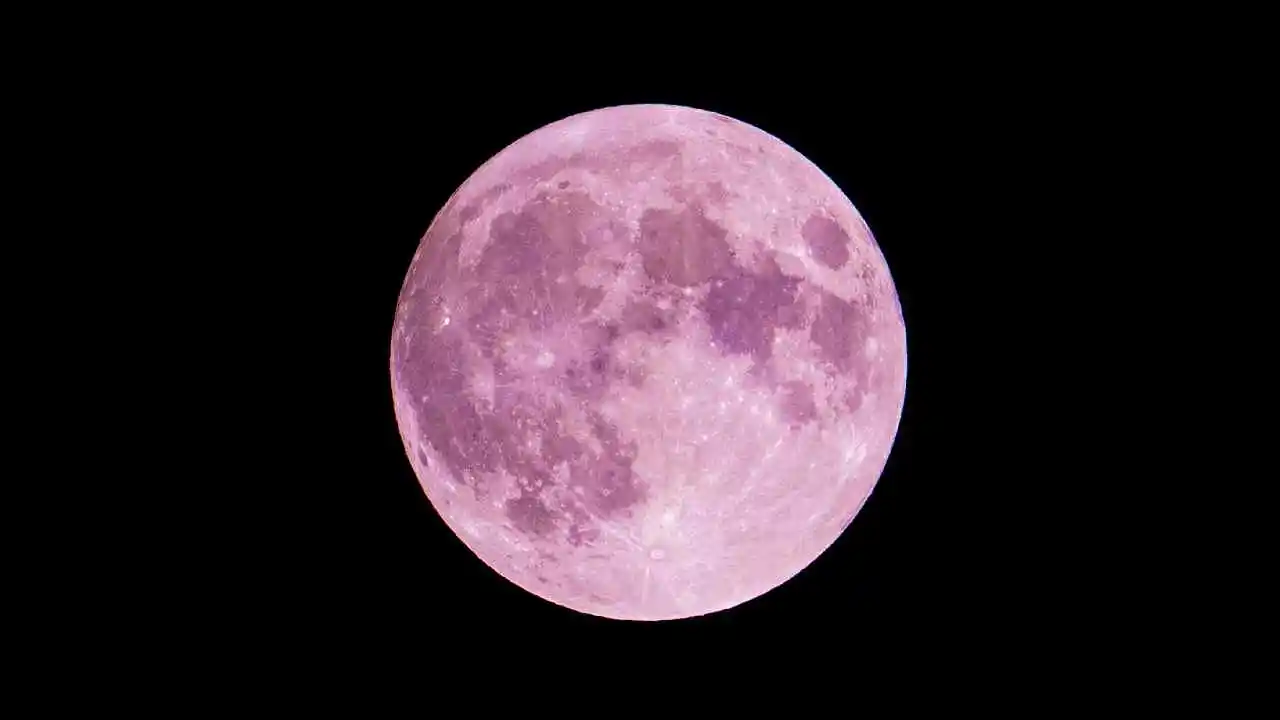 ¿El mejor momento para ver la 'Luna de fresa', hoy?... a partir de las 10 de la noche