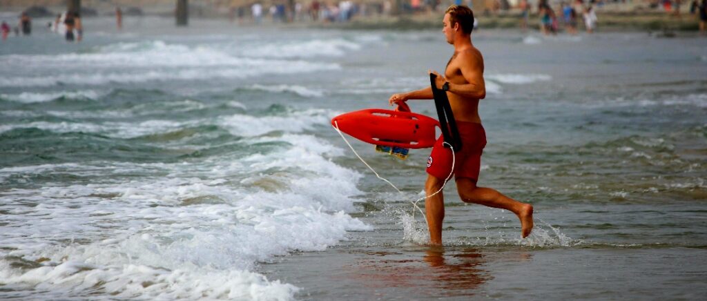 Este domingo, empieza a operar el servicio de salvamento y socorrismo en las playas de Vigo