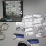 Sorprendido con numerosas pastillas y ampollas anabolizantes, 3.900€, cajas de Viagra y unas esposas