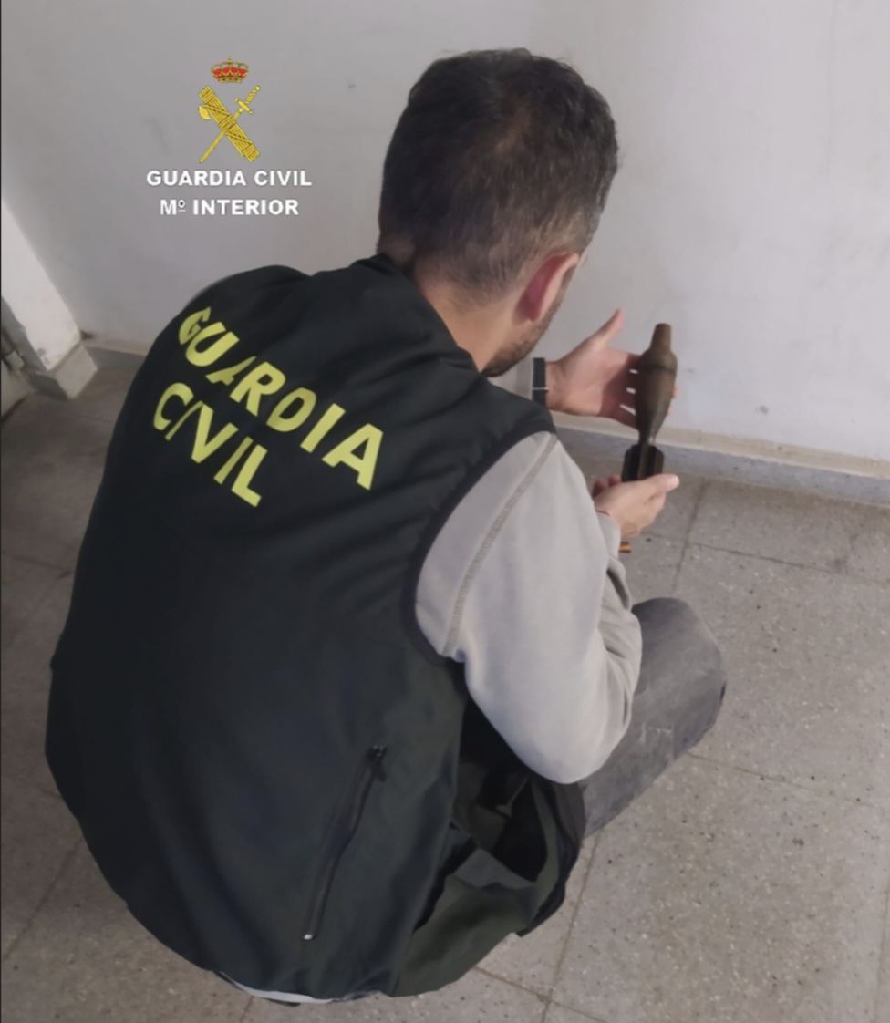 Desactivan una granada mortero de la Guerra Civil, con espoleta y carga explosiva