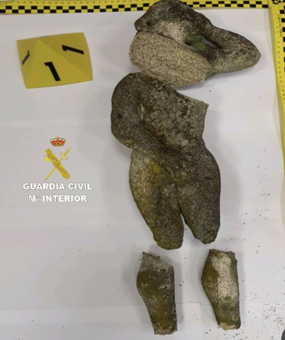 Investigan a un vecino de Vigo por daños al Cruceiro de Hío