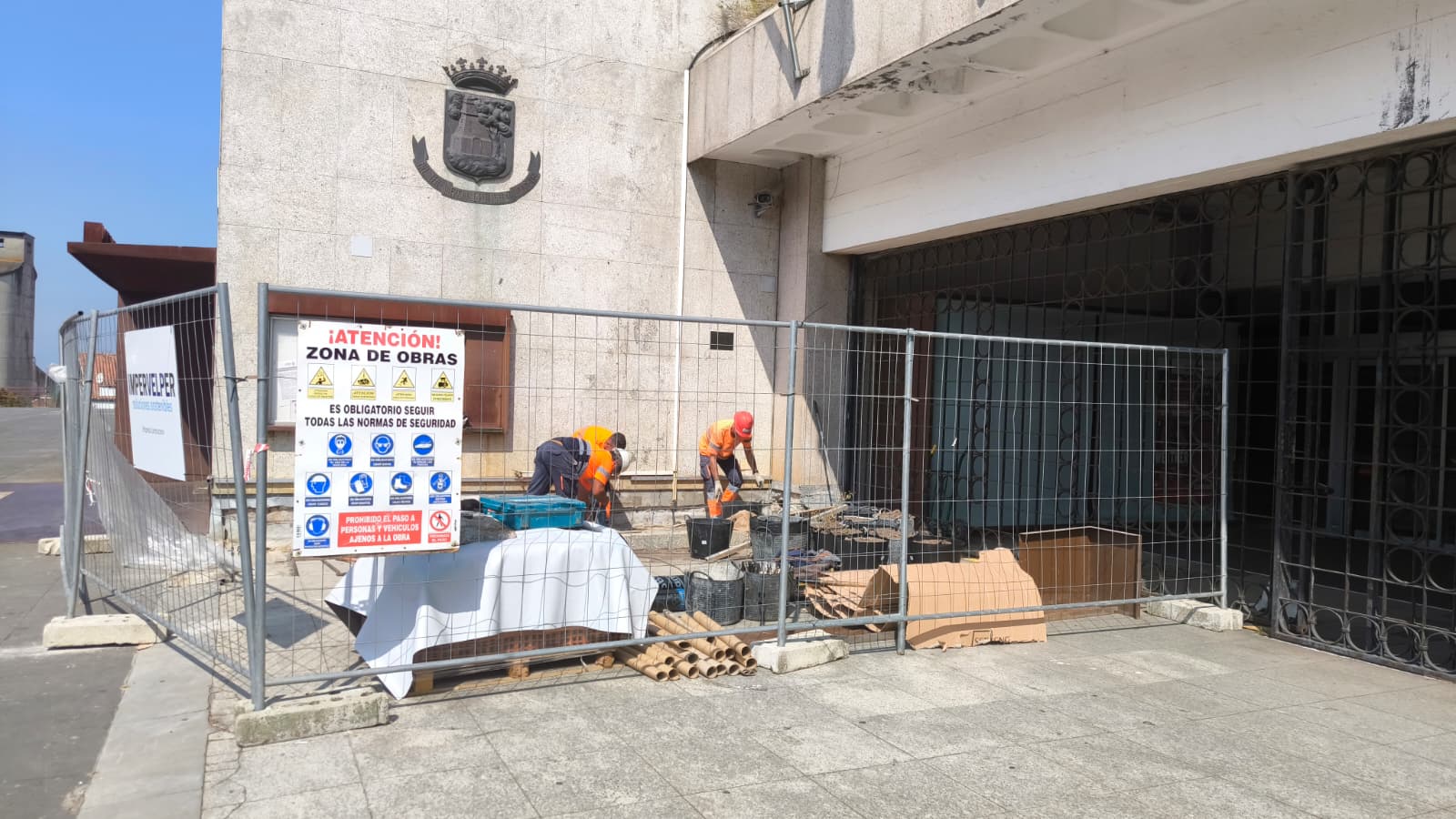 O BNG demanda a retirada permanente do busto de Juan Carlos de Borbón da entrada do Concello de Vigo