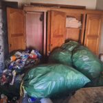 Arde un piso lleno de basura, en la calle José Antela Conde