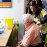 A Xunta amplía a vacina reforzada da gripe aos maiores de 65 anos e adianta o reforzo do sarampelo aos 2 anos