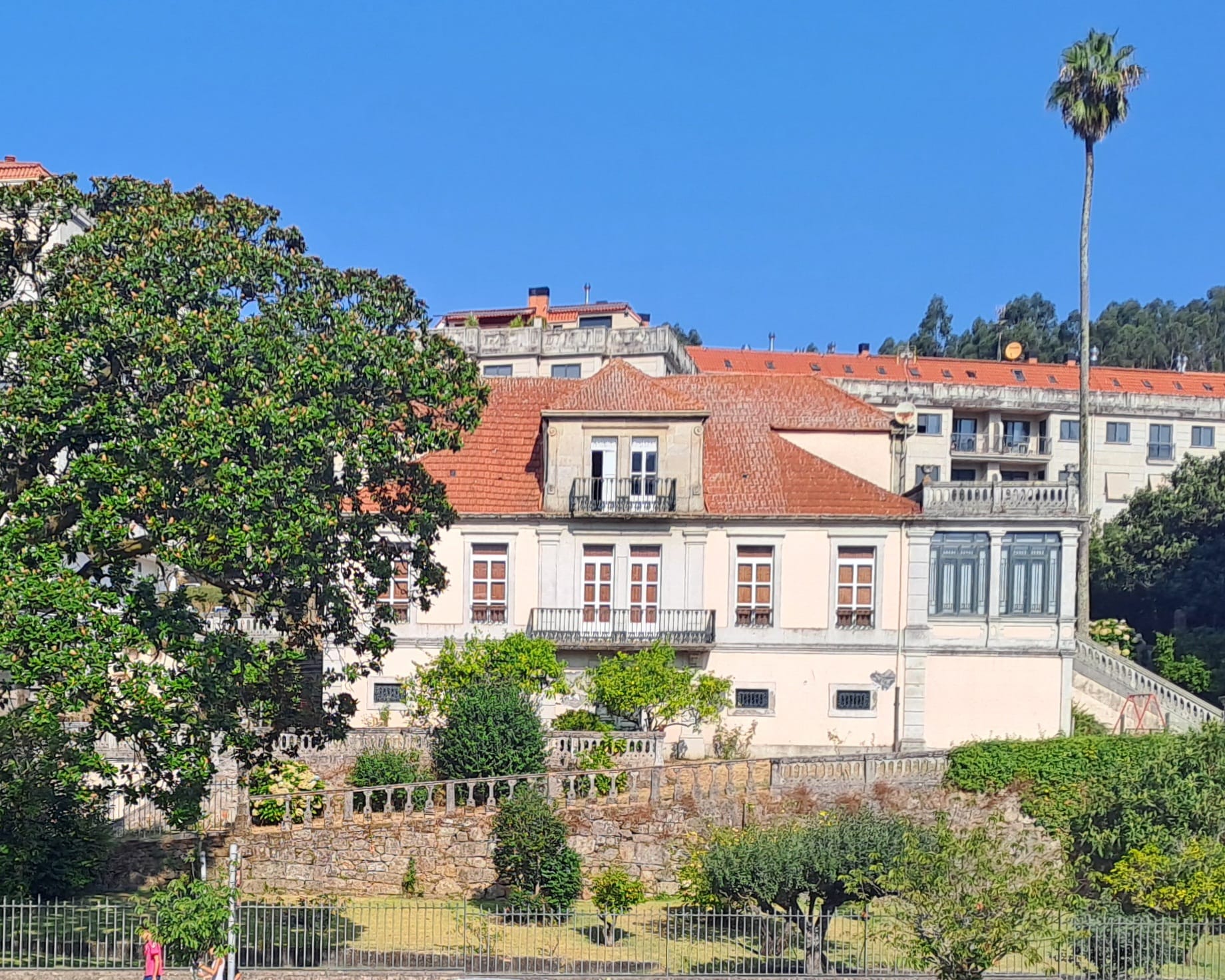 O Pleno de Redondela da luz verde á compra de Villa Elisa, para a nova biblioteca municipal