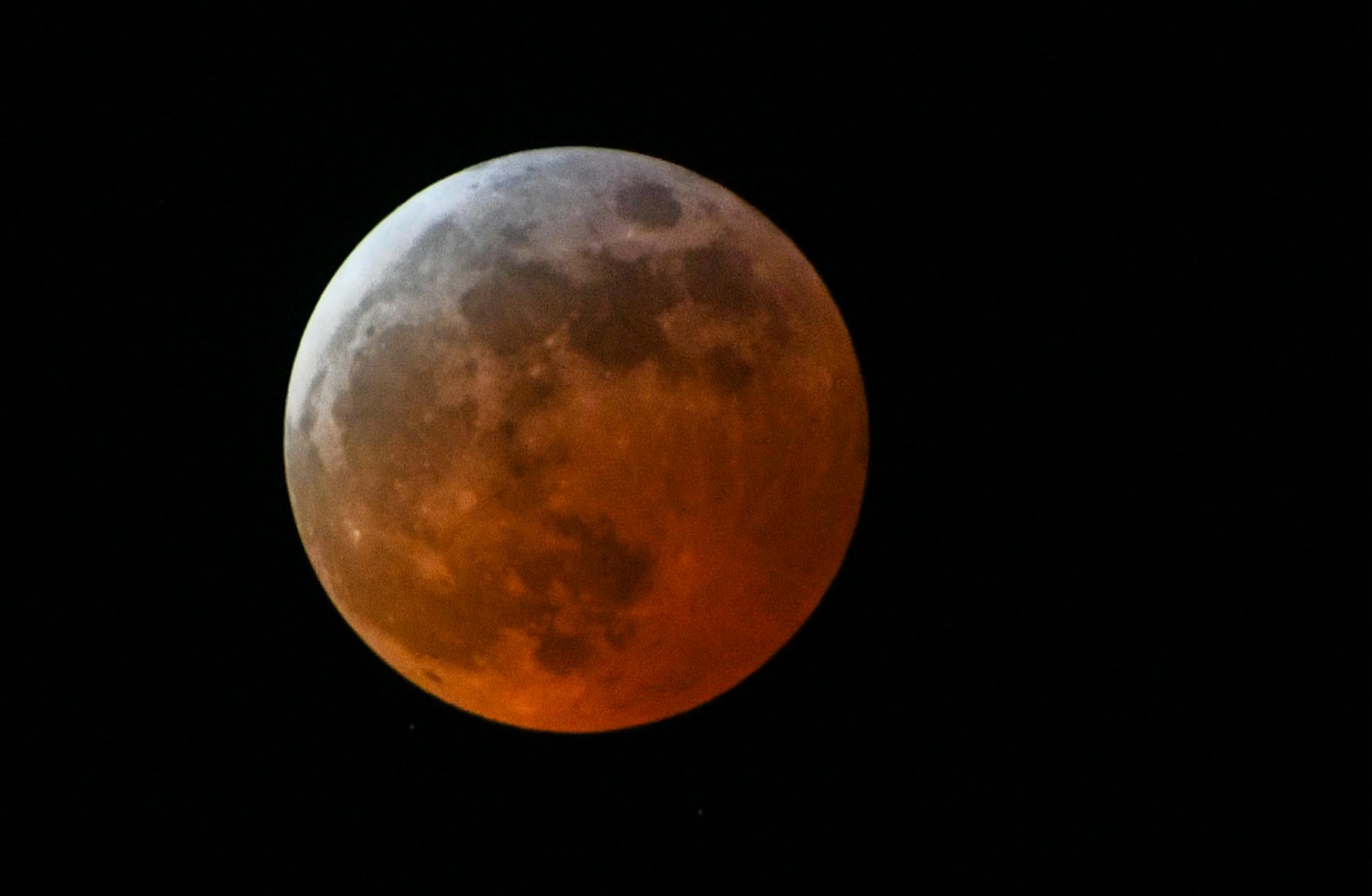 Este domingo, eclipse lunar total visible, parcialmente, desde Vigo