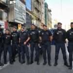 Agentes de la Policía Nacional salvan la vida de un ciudadano en pleno centro de Vigo