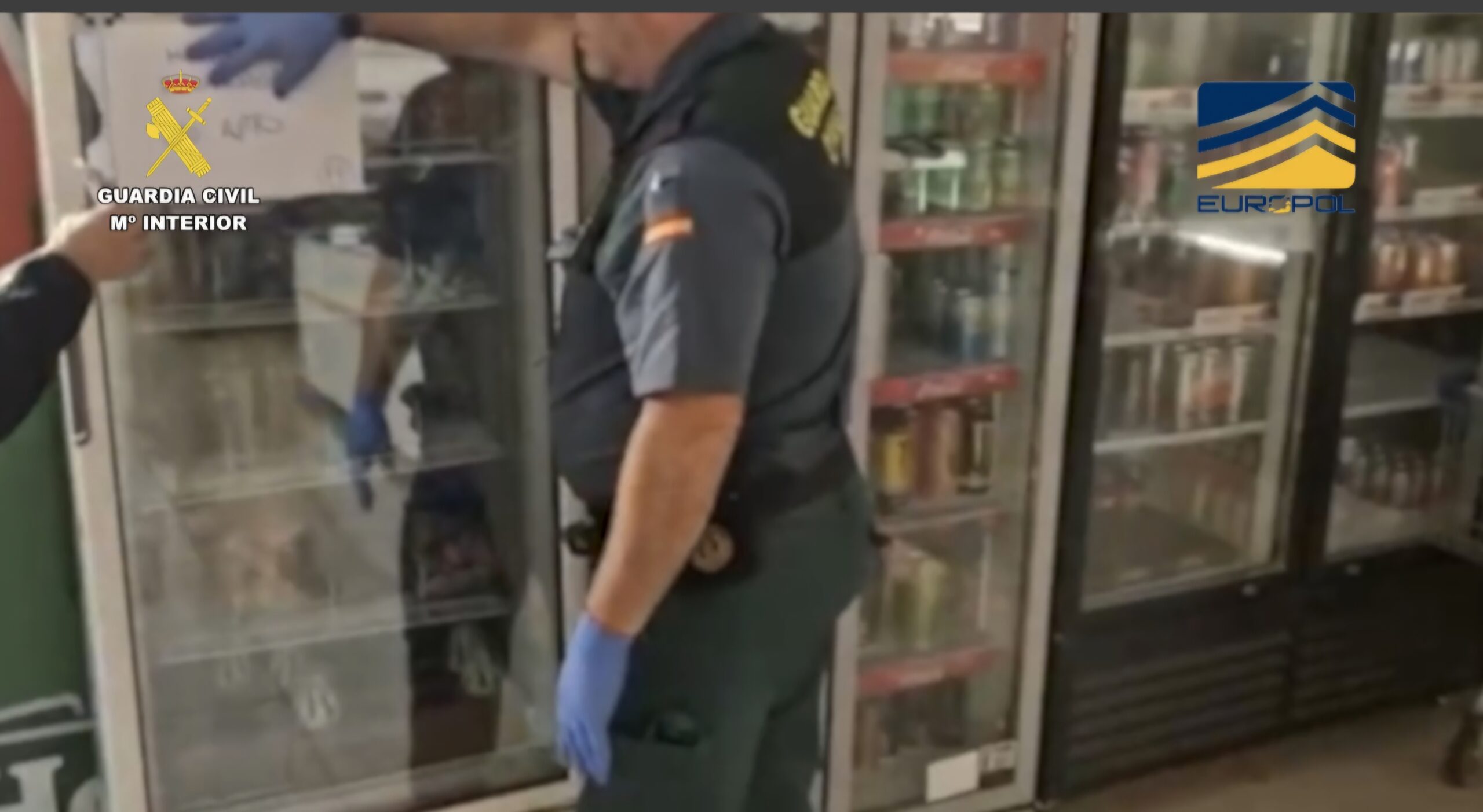 Intervenidas en Vigo toneladas de alimentos caducados, durante una Macroperación de la Guardia Civil