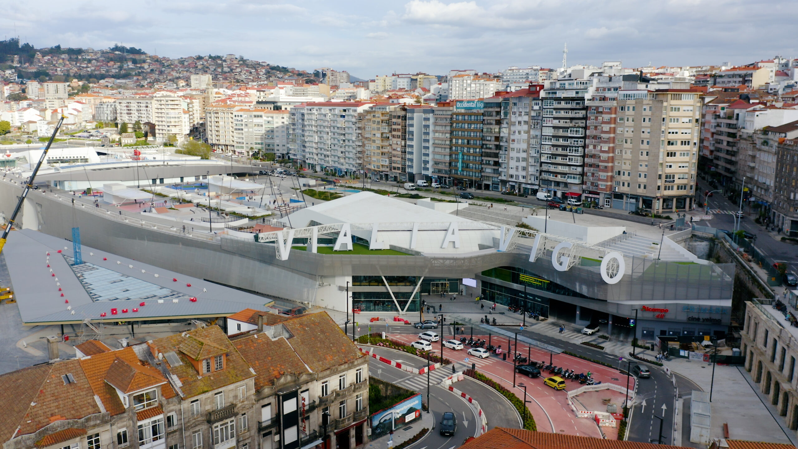 Vigo amplía su Navidad con “Vialia on Ice”: espacio con pistas de hielo, luces y actividades familiares