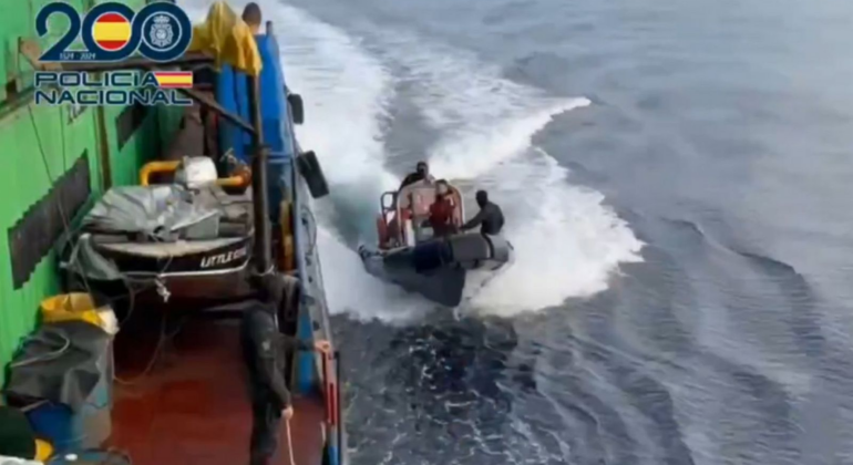 La cooperación internacional, clave para interceptar el barco que se dirigía a Vigo con 4 toneladas de cocaína