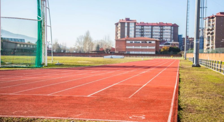 Piden garantías a Caballero de que as pistas de atletismo reabrirán o 23 de outubro