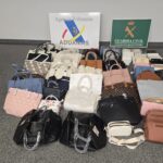 Intervenidos en el puerto de Vigo tres contenedores con 60.000 bolsos falsificados