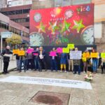 Os Ninguéns alertan de que las luces de Vigo no iluminan a todos y de que cada día hay más personas sin hogar