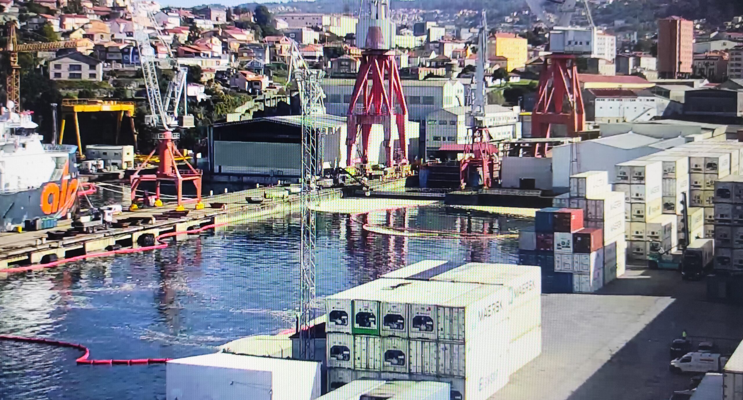 Recogido el 90% del vertido de aceite de palma a la ría