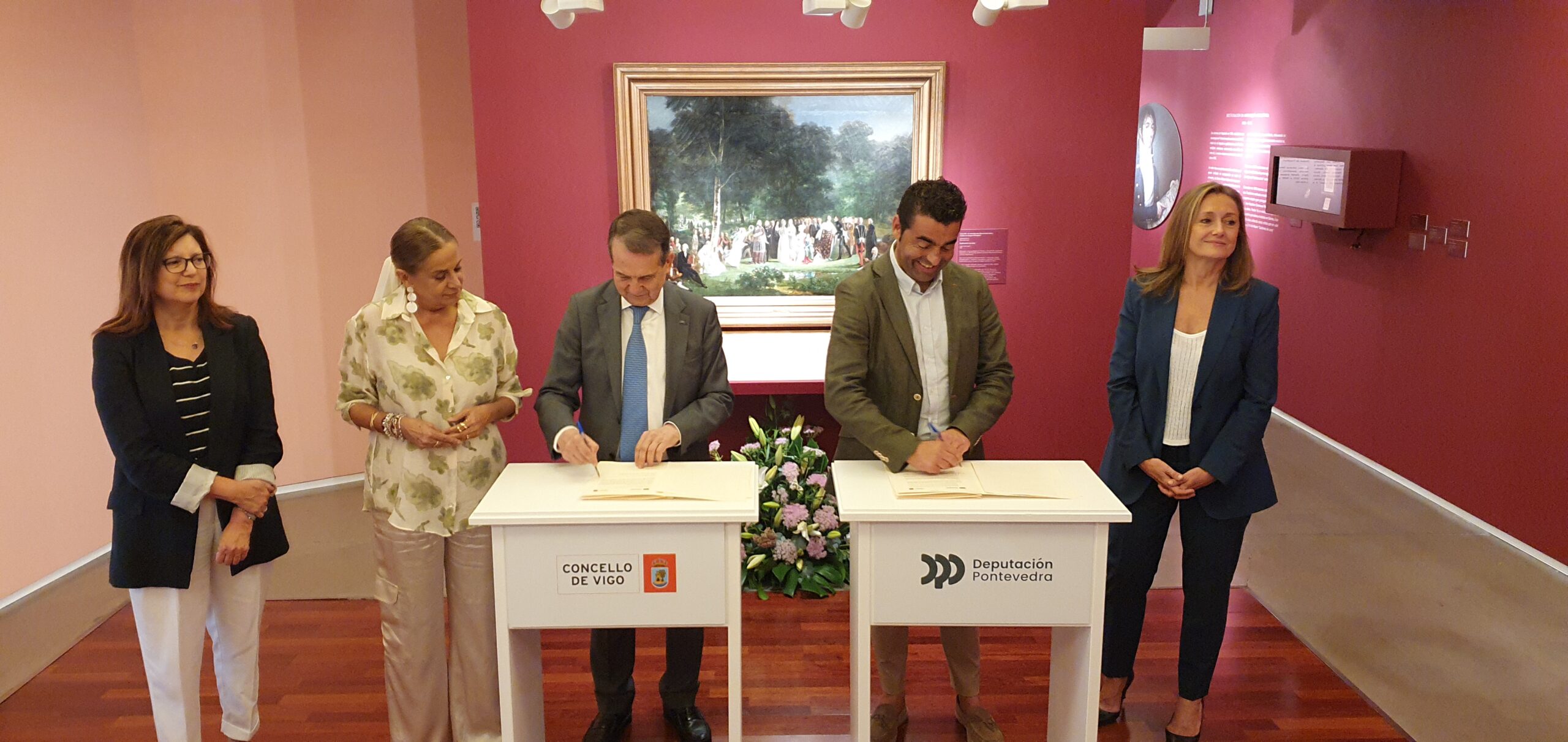 El alcalde afirma que las firmas manuales de los convenios "son ilegales" y que sólo valen las telemáticas