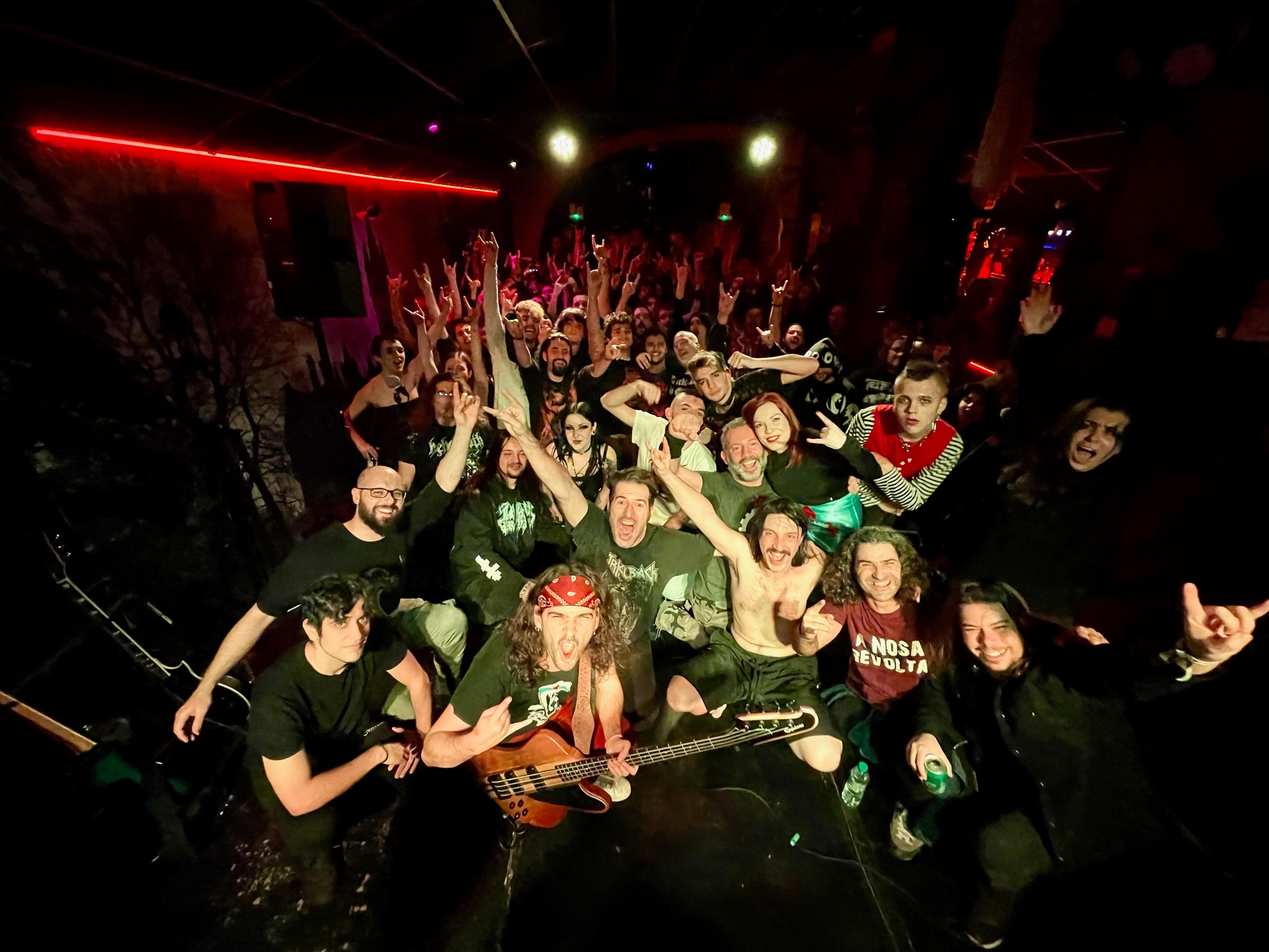 Dioivo vuelve al Pub Transylvania, junto a Sicixia y la banda portuguesa Os Barbosas