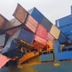 El Puerto de Vigo coordina una 'cirugía de precisión' en el carguero María Francisca