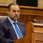 Ábalos renuncia a su escaño, desde la cárcel