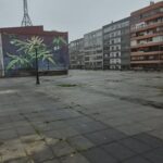 La gran plaza de la rúa Coruña, sigue abandonada