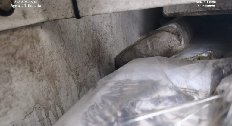 Dos detenidos tras intentar introducir más de 80 kilos de cocaína a través del puerto de Vigo