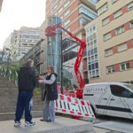 Luisa Sánchez supervisa el nuevo ascensor de Vigo Vertical en el que la Diputación invierte 759.000 euros