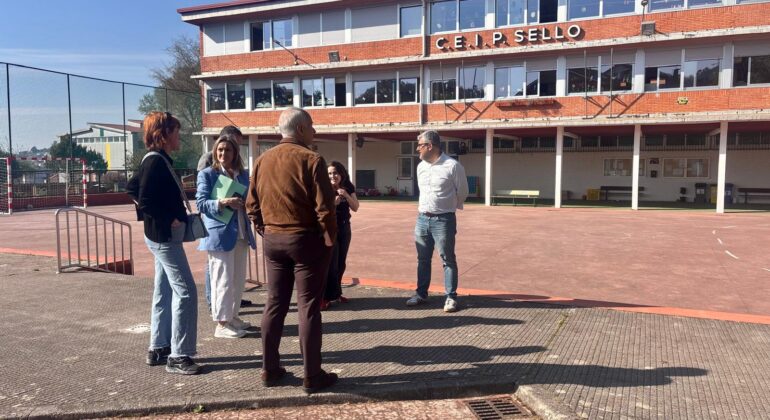 Luisa Sánchez advierte que los colegios O Sello y Canicouva en Vigo están en riesgo, por la demora de Caballero