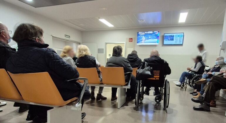 Según el SERGAS, en Vigo esperamos 62 días para ver al especialista 73 por una operación