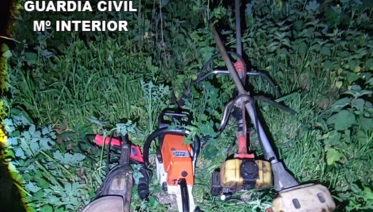 Detenido en As Neves por robo con fuerza: vecinos lo retienen y se recuperan herramientas robadas