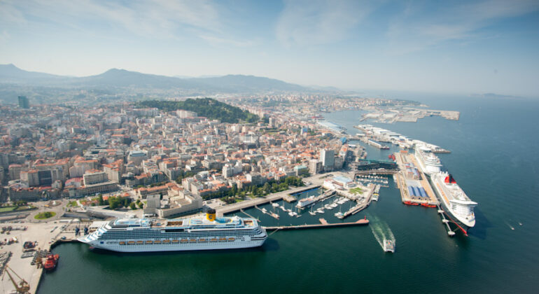 Dos cruceros, 6.000 pasajeros y embarque simultáneo: jornada clave en el Puerto de Vigo