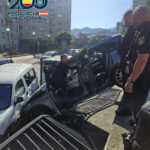 La Policía Nacional evita en Vigo que un hombre caiga al vacío al sujetarlo por los pies, desde un tejado